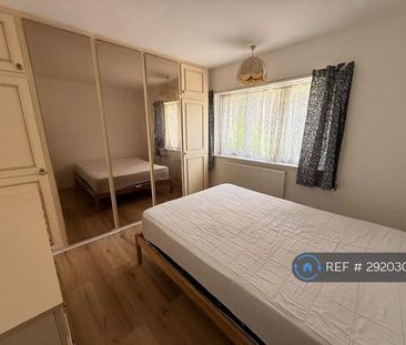 4 bedroom semi-detached house to rent - Photo 6