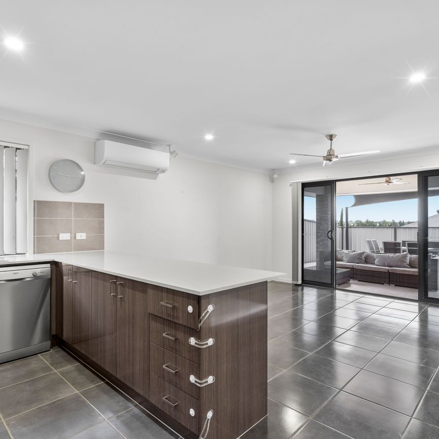 28 Benwerrin St,PIMPAMA - Photo 1
