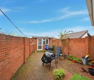 4 bedroom property to rent - Photo 2