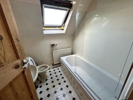 2 bedroom flat to rent - Photo 5