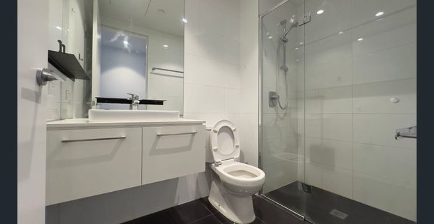 Fantastic 2 bedroom 2 bathroom apartment with views! - Photo 1