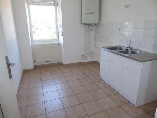 Location Appartement 3 pièces 52m² AUBENAS 07200 - Photo 1