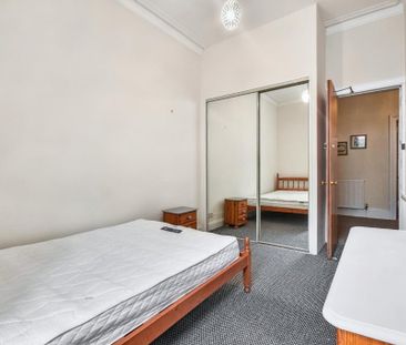 1 bedroom in a flat share to rent - Photo 6