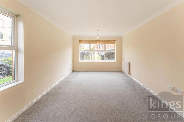 2 bedroom ground floor flat to rent - Photo 1