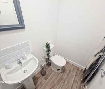 1 bedroom in a house share to rent - Photo 6