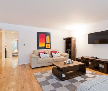 Apt. 60 Forbes Quay, Lazer Lane, Grand Canal Dk, Dublin 2 - Photo 4