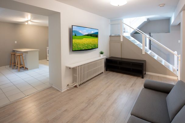 For Lease - 10 Northcliffe Boulevard Unit# Basement, Toronto, Ontario - Photo 1