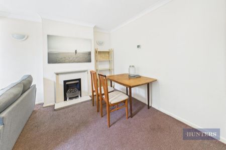 4 bedroom House To Let - Photo 3