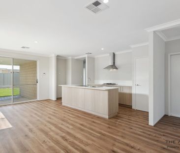 Beautiful, Modern Brand-newly Built Home - Photo 6