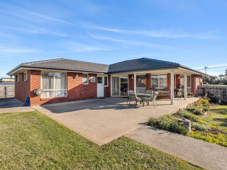 33 Stanley Street, Latrobe TAS 7307 - House For Rent - $550 | Domain - Photo 4