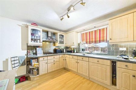 Hitherhooks Hill, Binfield, Berkshire, RG42 - Photo 5