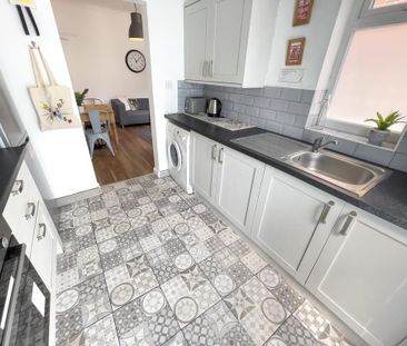 4 bedroom terraced house to rent - Photo 4