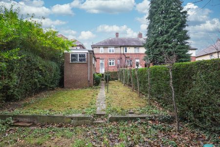 3 bedroom Terraced House to rent - Photo 4