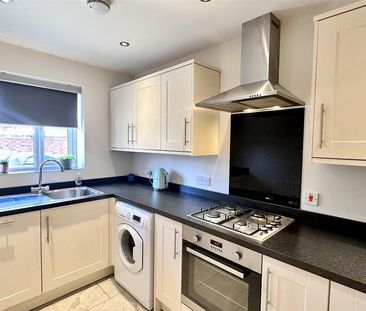 2 bedroom semi-detached house to rent - Photo 4