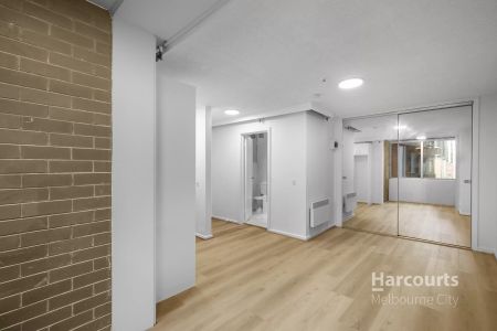 Newly Renovated Studio Apartment - Photo 3