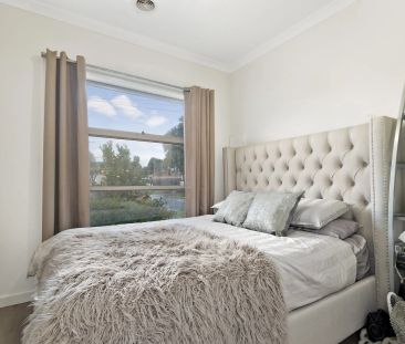 Low maintenance living in a fantastic location - Photo 5