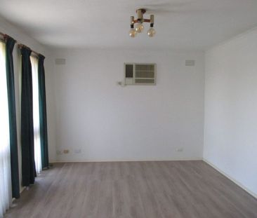 Cozy family home! - Photo 3