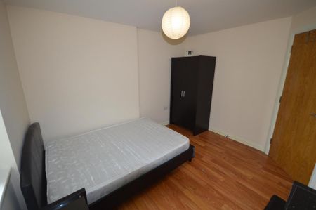 2 bedroom flat to rent - Photo 5