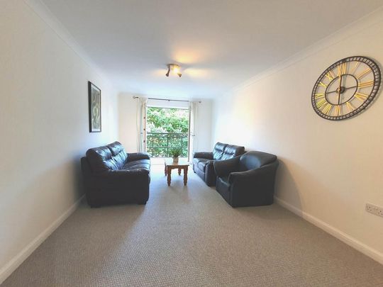 2 bedroom flat to rent - Photo 1