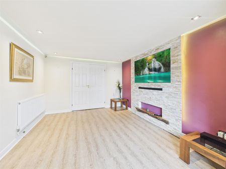 Belvoir Close, Mountorrel, LE12 7BL - Photo 2