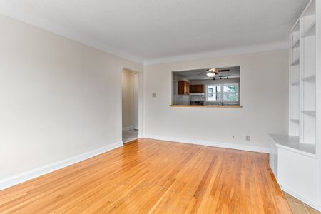 371 Churchill Avenue North - 6 - Photo 5
