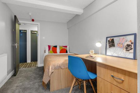 6 bedroom flat to rent - Photo 4