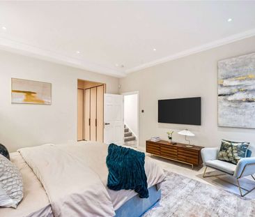 This exceptional two bed apartment is located on a quiet road between Paddington station and Hyde Park. - Photo 1