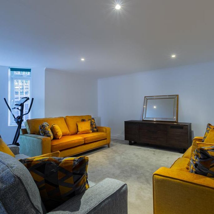 7 bedroom semi-detached house to rent - Photo 1