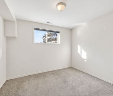 For Lease - 20173 Bathurst Street, East Gwillimbury, Ontario - Photo 6