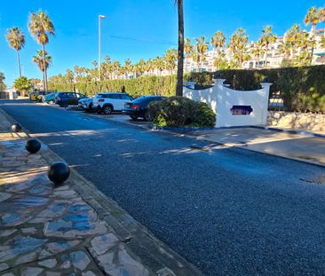 Apartamento de alquiler en Urbanización Mohana, 27, El Faro de Cala... - Photo 5