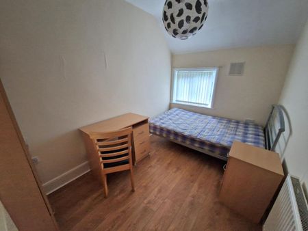 4 bedroom terraced house to rent - Photo 4