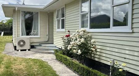 Spacious Family Home in a Quiet Cul-de-Sac - Photo 5