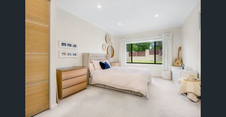 Private family entertainer with easy living appeal - Photo 2