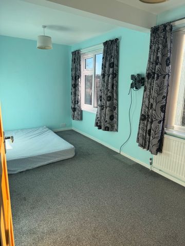 Room in a Shared House, Egdon Drive, LU2 - Photo 5