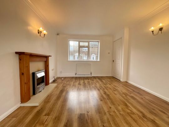 2 bedroom Mid Terraced House to let - Photo 1