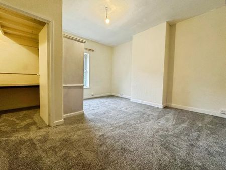 2 bedroom end of terrace house to rent - Photo 4