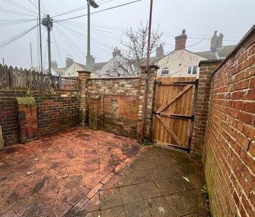 2 bedroom terraced house to rent - Photo 5