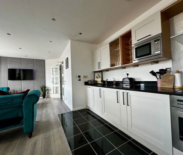 2 Bed Flat, Princes House, BN1 - Photo 4