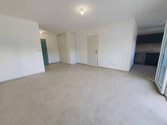 Location Appartement 3 pièces 66m² MARSEILLE 14ème - Photo 1