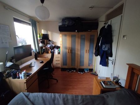 Room in a Shared House, Penrith Close, SW15 - Photo 2