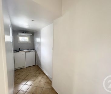 Location Appartement 1 pièce 26m² TROYES 10000 - Photo 2