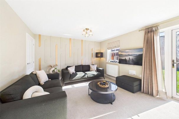 3 bedroom semi-detached house to rent - Photo 1