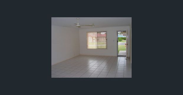 Lowset brick home with side access - Photo 1