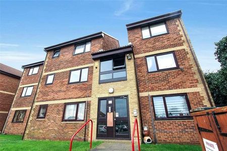 Priory Court, Roots Hall Drive, Southend-on-sea, SS2 - Photo 4