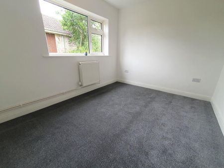 3 bedroom detached bungalow to rent - Photo 4