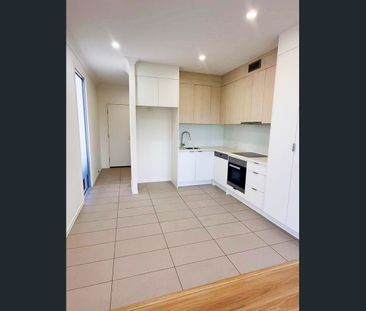 First Time on the Market | Modern Corner-Position Townhouse in the ... - Photo 6