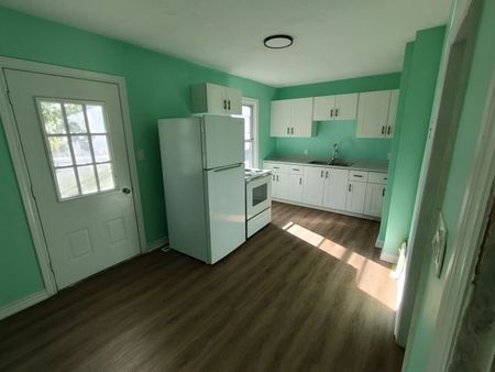 For Lease - 4768 Saint Lawrence Avenue, Niagara Falls, Ontario - Photo 2