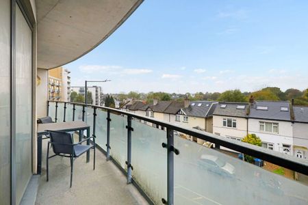 Well maintained one bedroom apartment with a large balcony - Photo 3