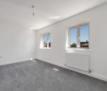 2 bedroom semi-detached house to rent - Photo 2