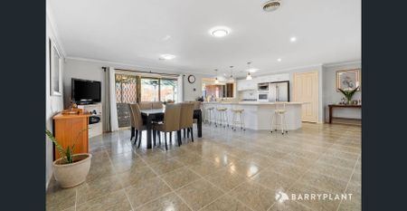 Spacious Family Living in Peaceful Cul-de-Sac Setting - Photo 4